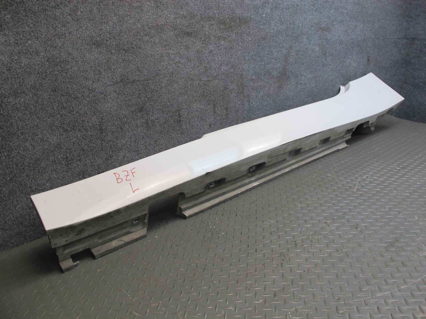 09-16 BMW E89 Z4 Set of 2 Left & Right Side Skirt Rocker Panel Molding OEM