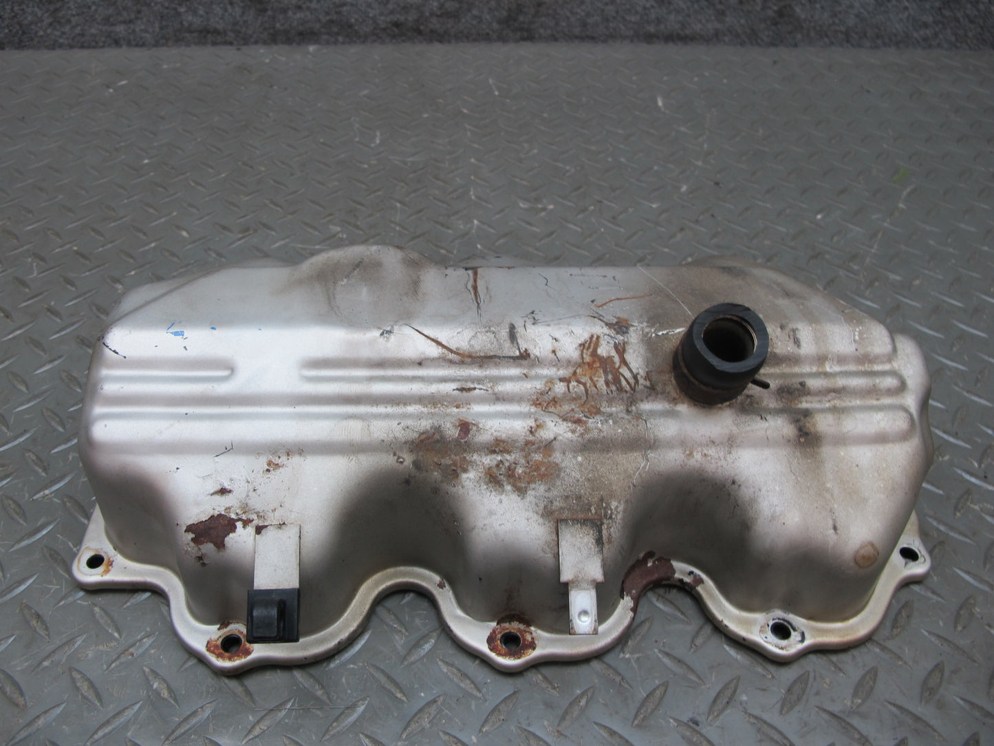 84-86 Nissan 300ZX Z31 VG30E NA Engine Left Cylinder Head Valve Cover OEM