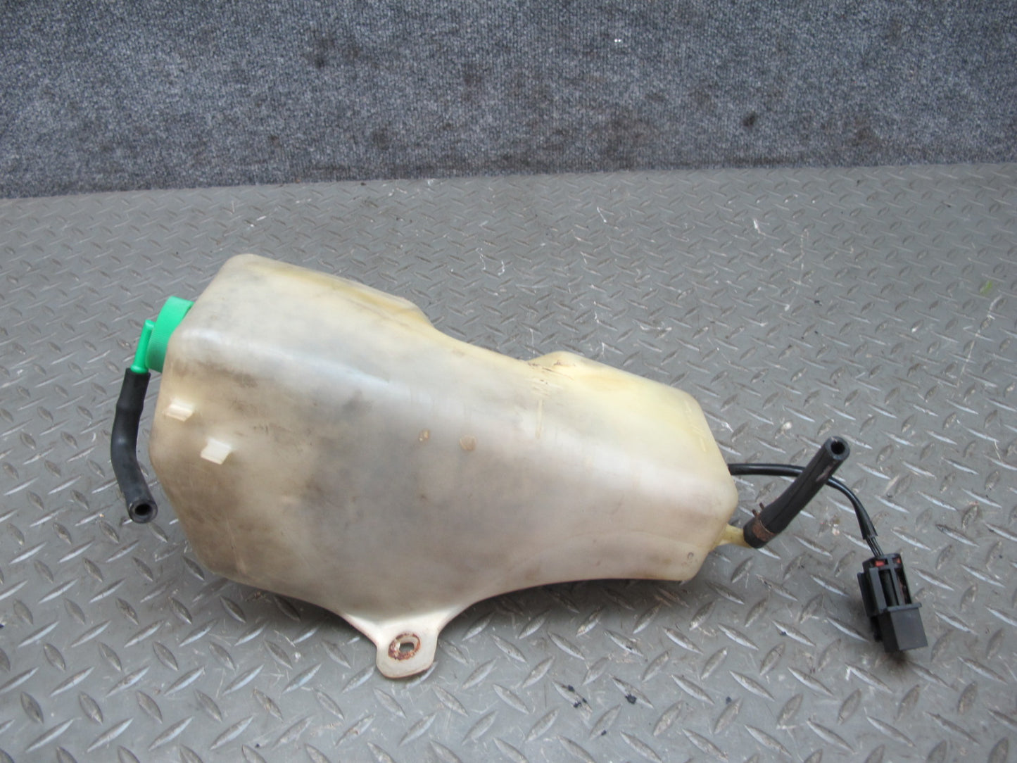 85-89 Nissan Z31 300ZX NON Turbo Engine Coolant Expansion Overflow Tank OEM