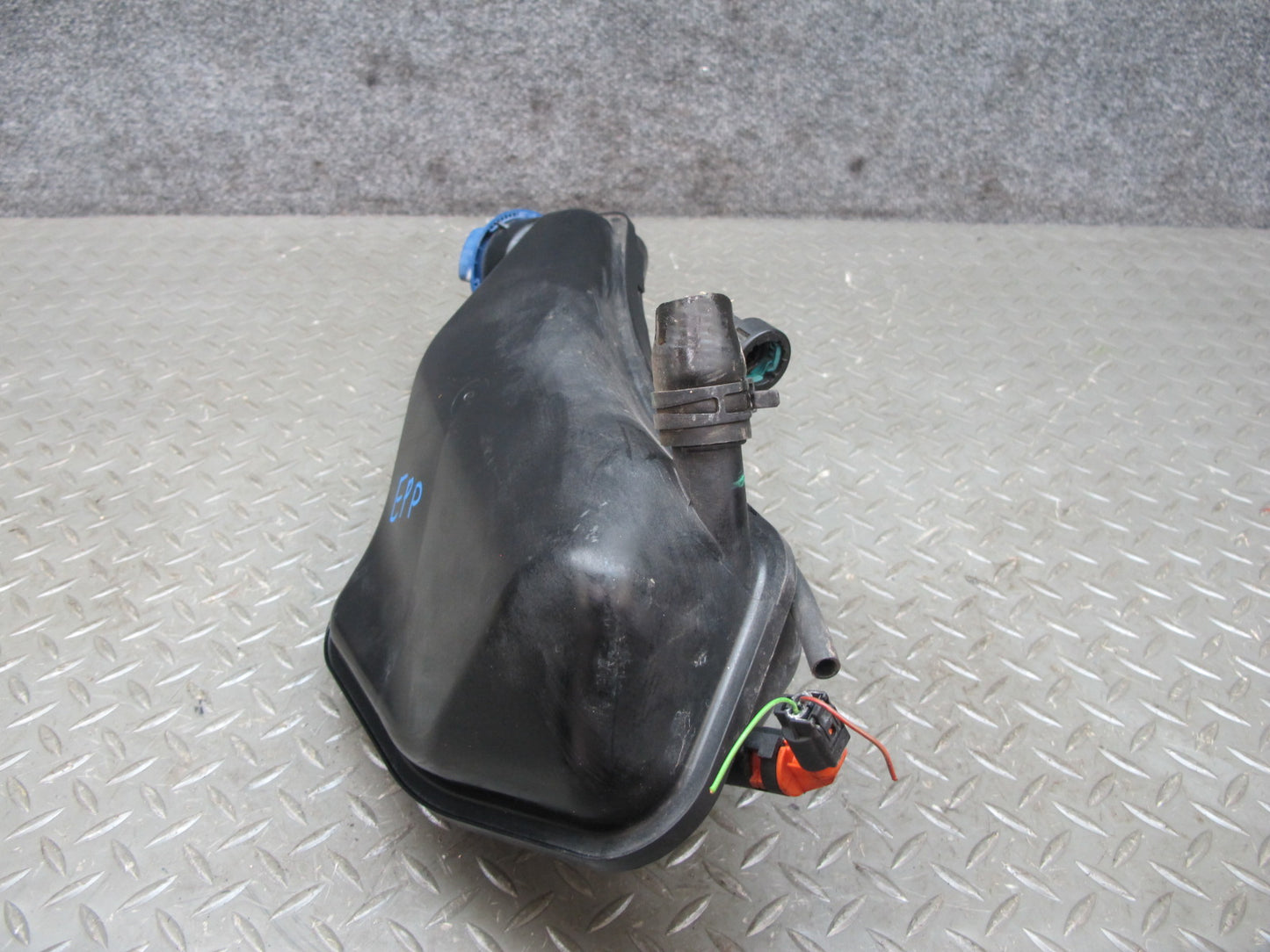 2010-2016 Porsche Panamera 970 Engine Coolant Expansion Overflow Reservoir Tank