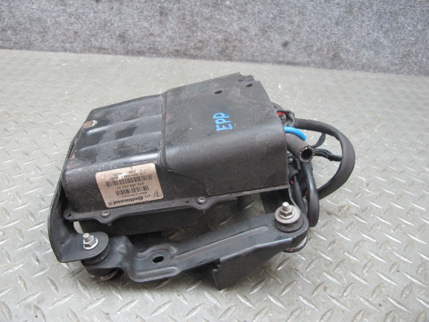 2010-2016 Porsche Panamera 970 Air Suspension Compressor Pump 97035815111