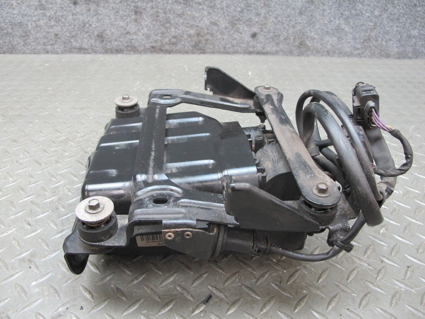 2010-2016 Porsche Panamera 970 Air Suspension Compressor Pump 97035815111