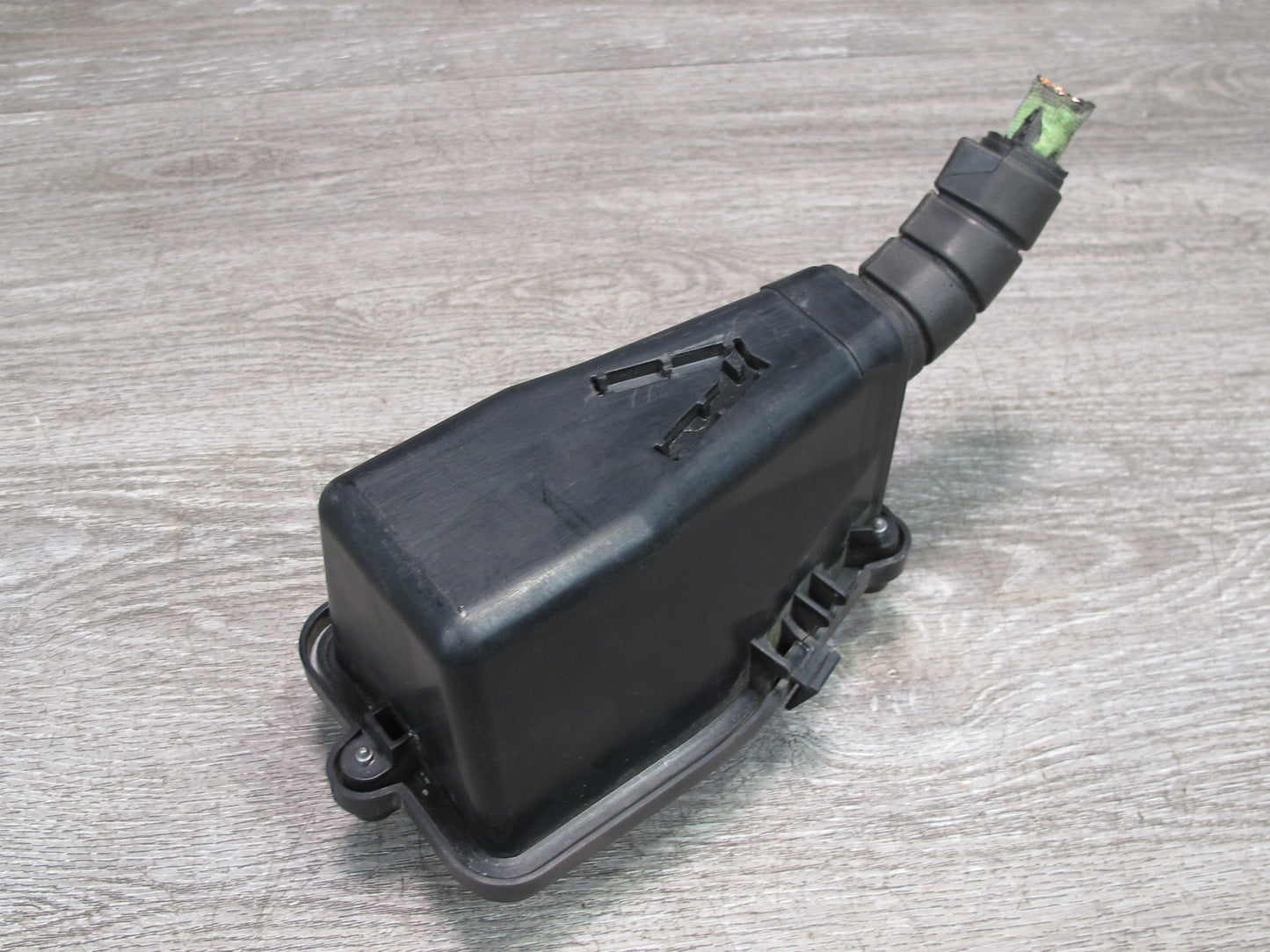 2010-2016 Porsche Panamera 970 Engine Bay Fuse Relay Box Module