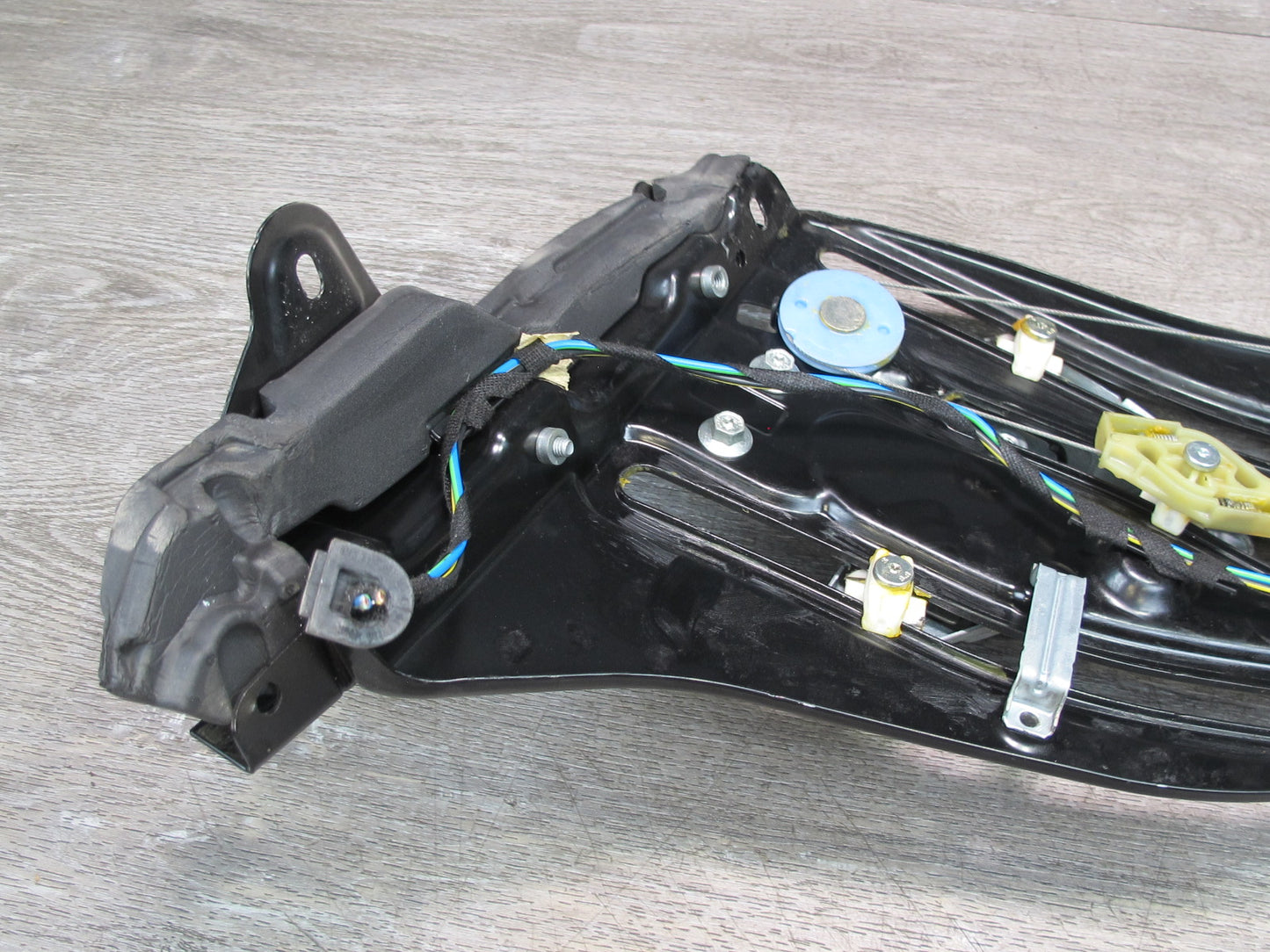 09-16 BMW E89 Z4 Rear Left Quarter Window Regulator w Motor 7198307 OEM