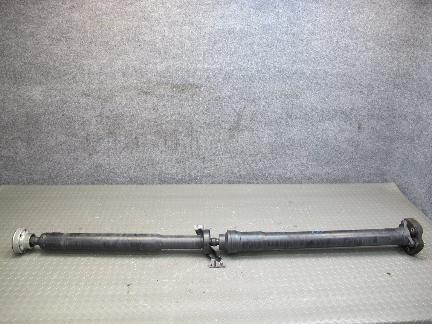 2014-2015 Porsche Panamera S 4S 970 3.0L Rear Drive Shaft Driveshaft 97042101102