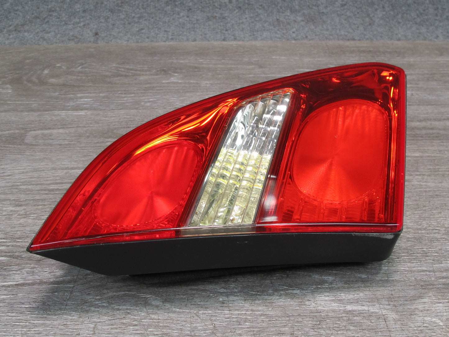 01-03 Lexus UCF30L LS430 Rear Left Inner Tail Light Lamp OEM