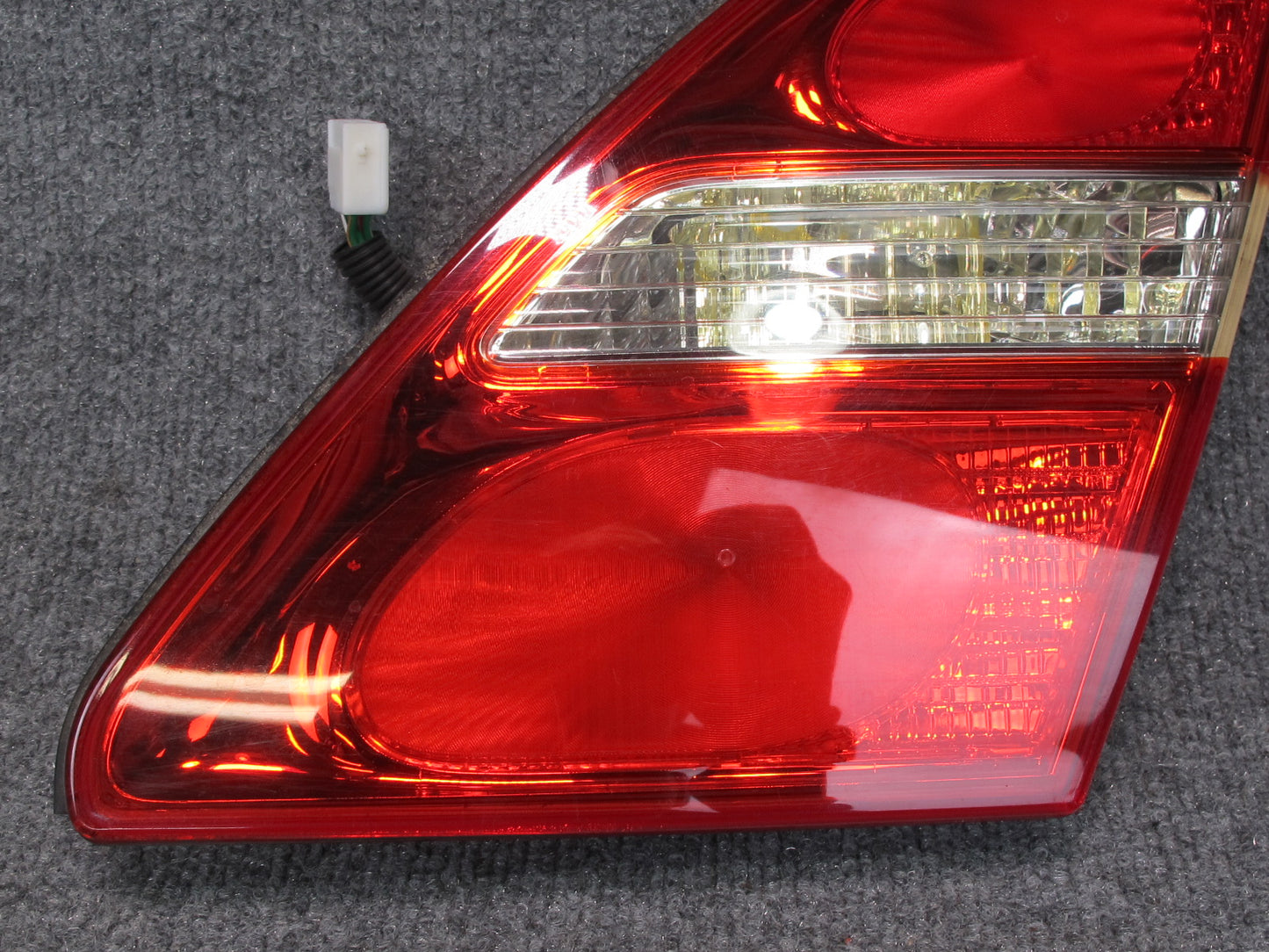 01-03 Lexus UCF30L LS430 Rear Right Inner Tail Light Lamp OEM