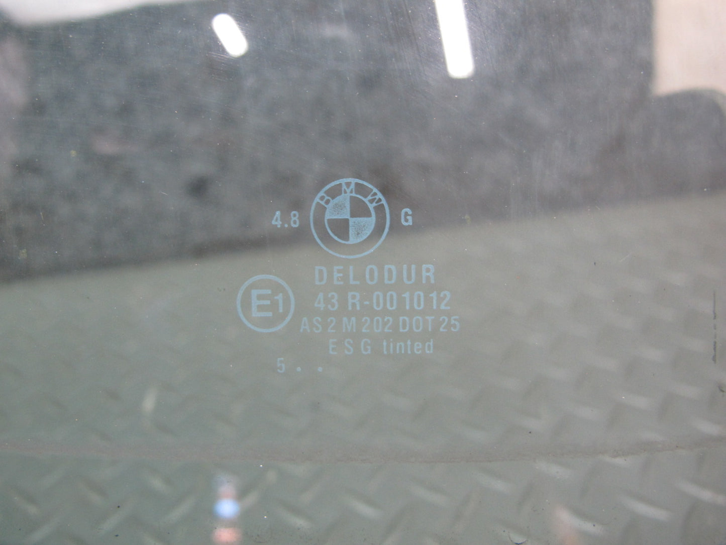 85-89 BMW E24 6-SERIES Rear Right Quarter Glass Window OEM