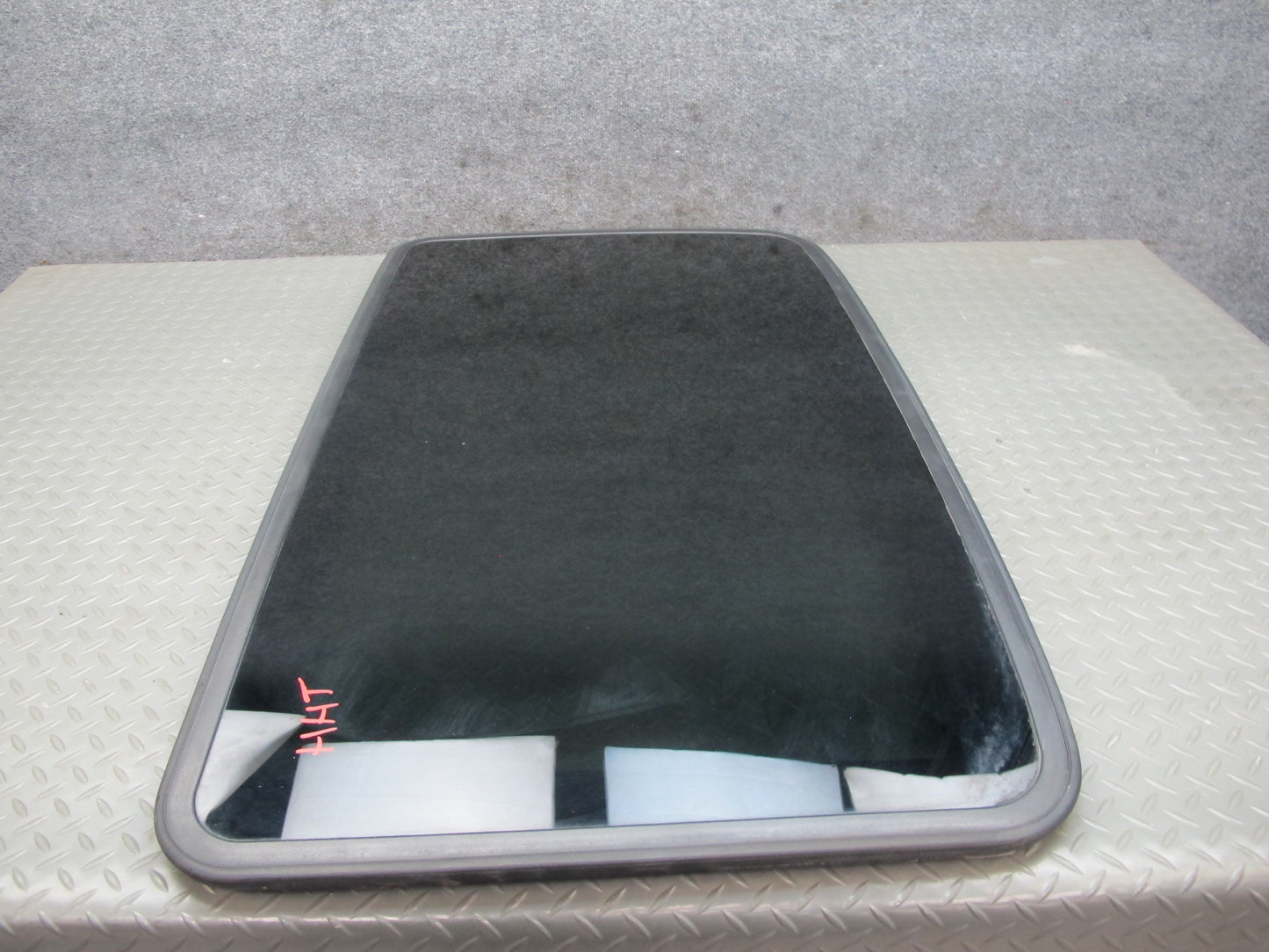 2003-2009 Hummer H2 Front Upper Sunroof Glass Window Panel