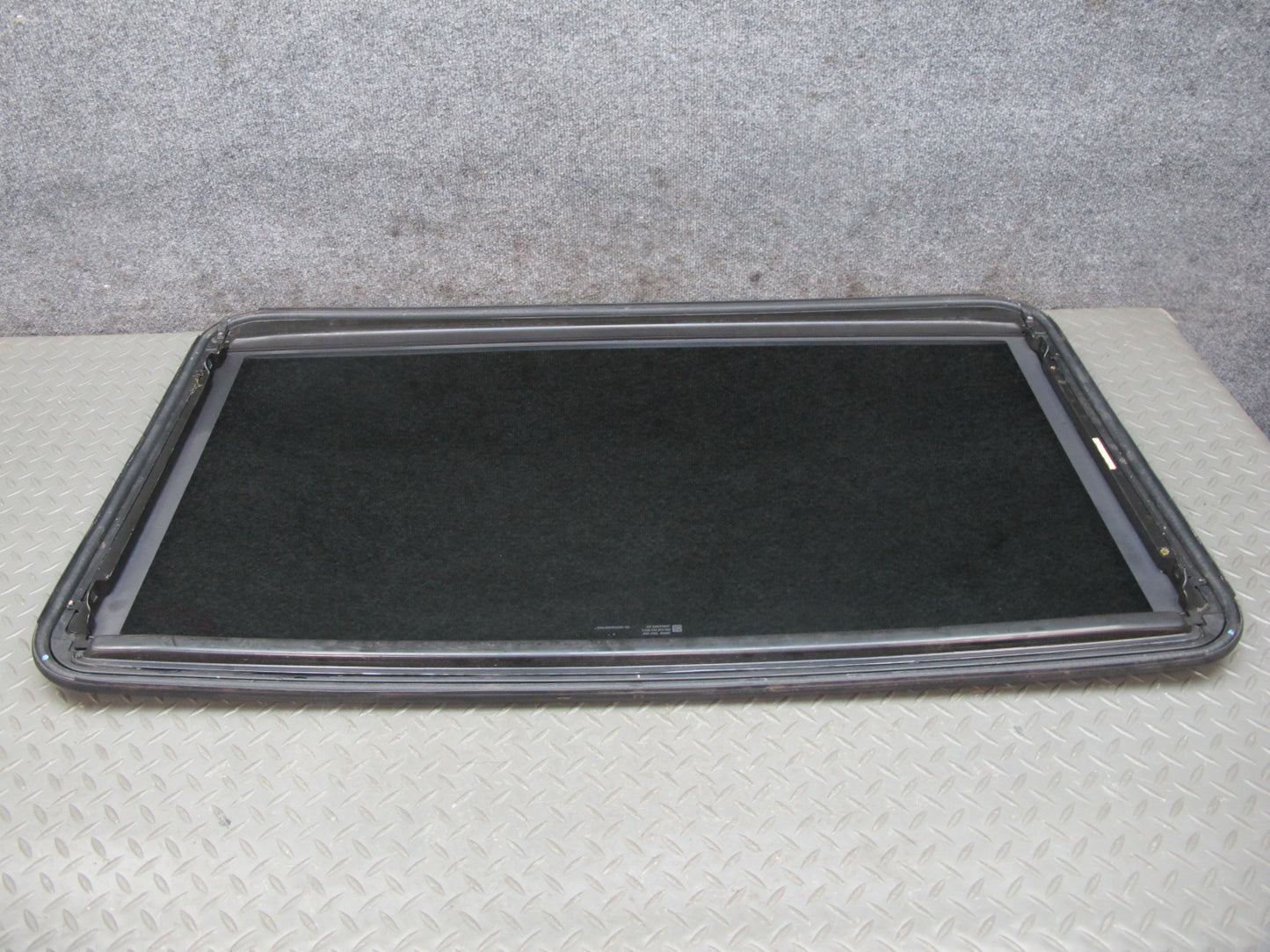 2003-2009 Hummer H2 Front Upper Sunroof Glass Window Panel