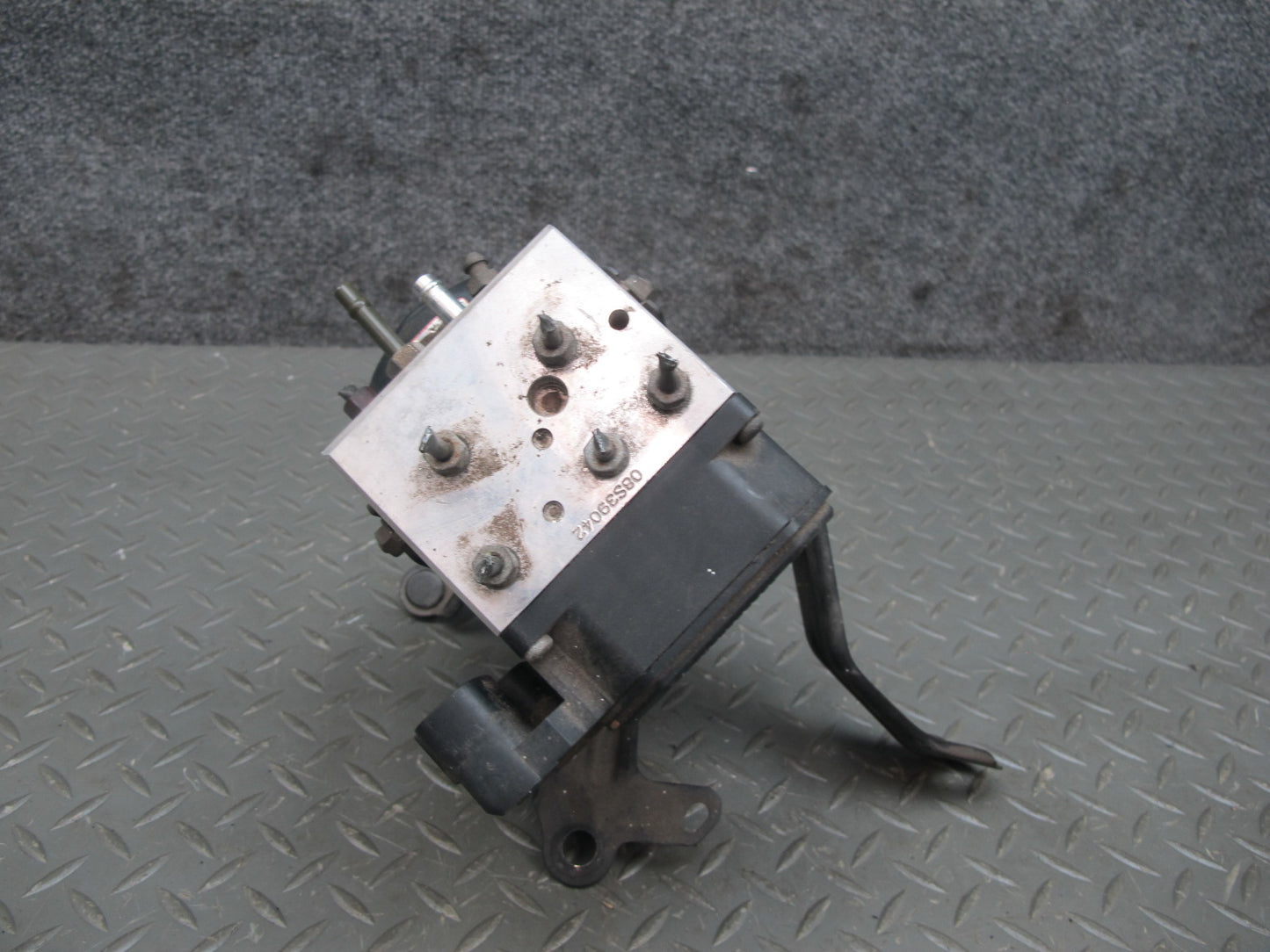 97-00 Lexus UZZ30L SC300 SC400 Anti Lock Brake ABS Pump Module w Bracket OEM