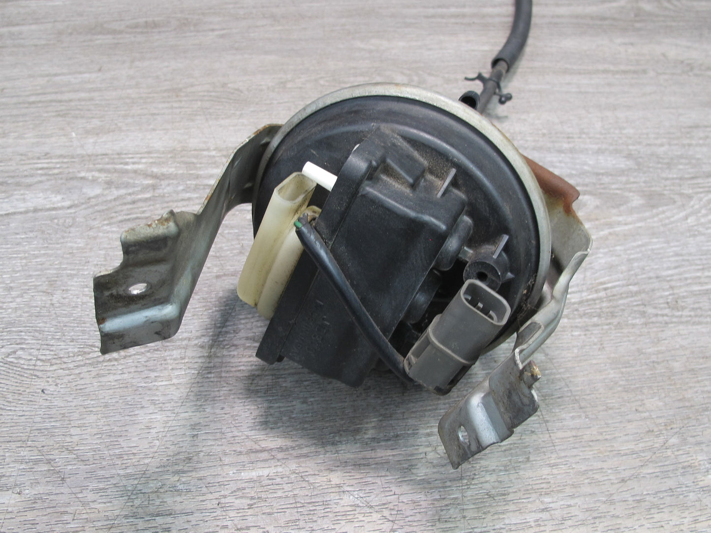 1985 Nissan Z31 300ZX NON Turbo Cruise Control Actuator Motor w Cable OEM