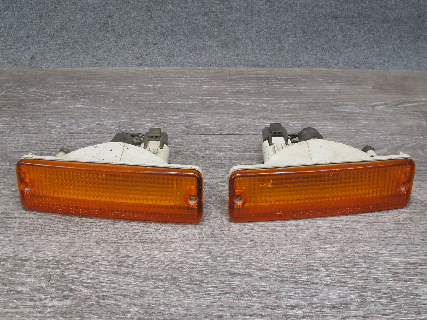 85-86 Nissan Z31 300ZX NA Set of 2 Front Left Right Turn Signal Light Lamp OEM