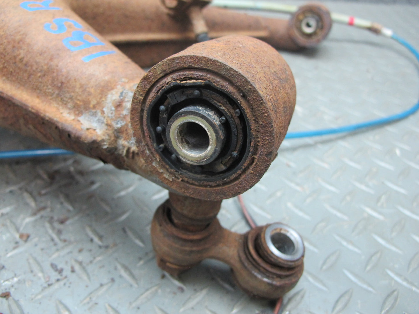 84-89 BMW E24 6-SERIES Rear Left Knuckle Wheel Hub Trailing Arm OEM