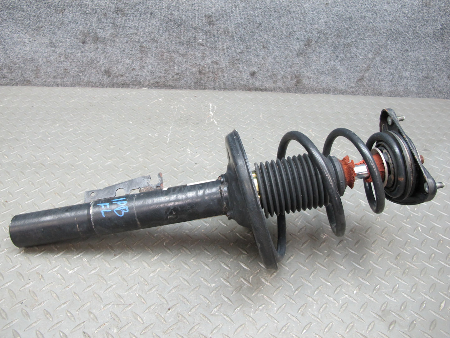 1997-2004 Porsche Boxster 986 Front Left & Right Side Strut Shock Absorber Set