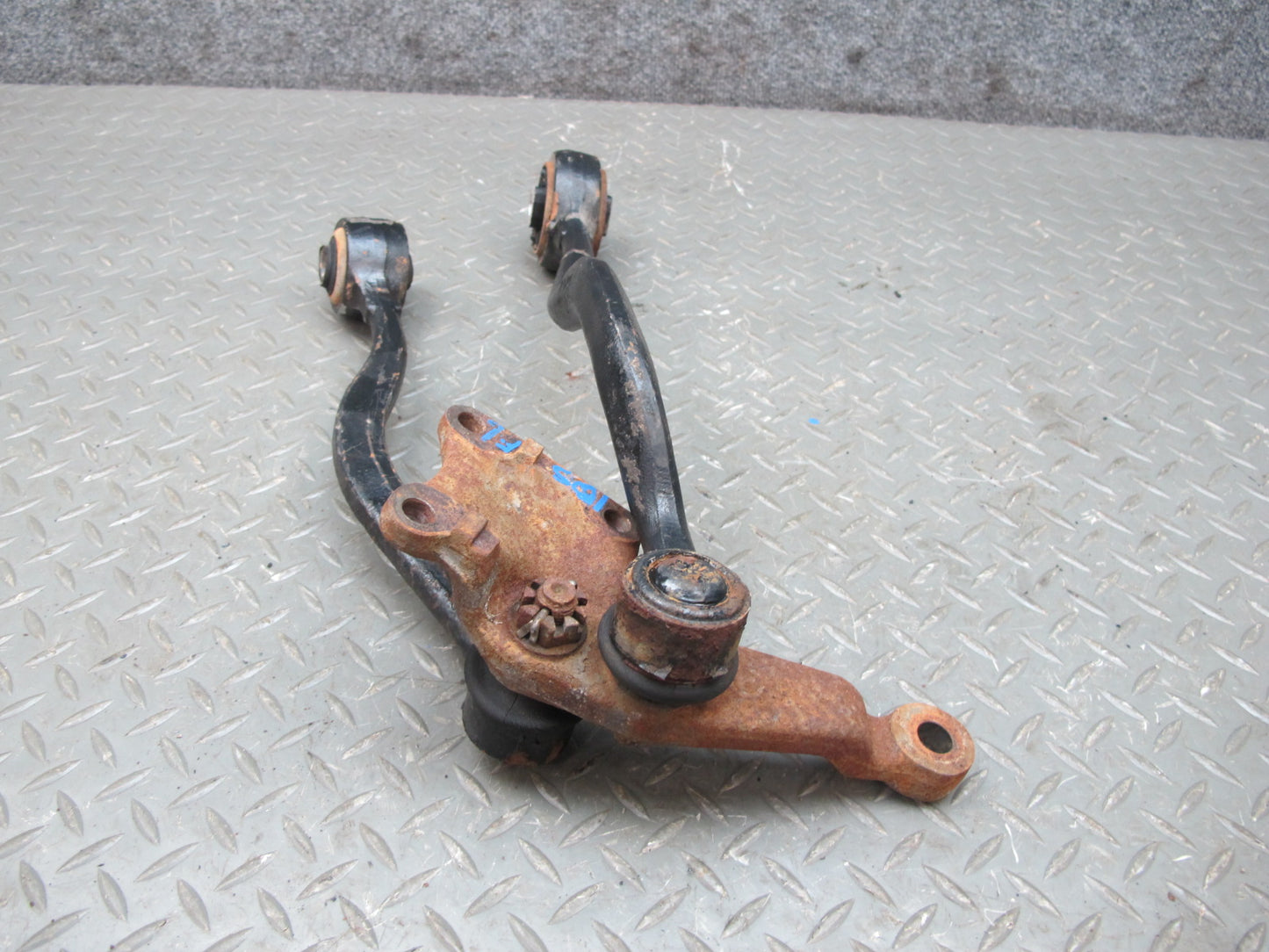 84-89 BMW E24 6-SERIES Front Left Lower Control Arm Wishbone Set OEM