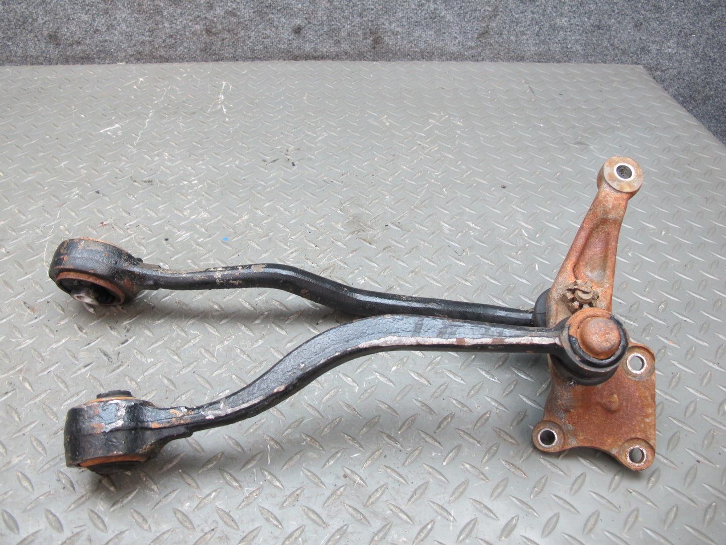 84-89 BMW E24 6-SERIES Front Left Lower Control Arm Wishbone Set OEM