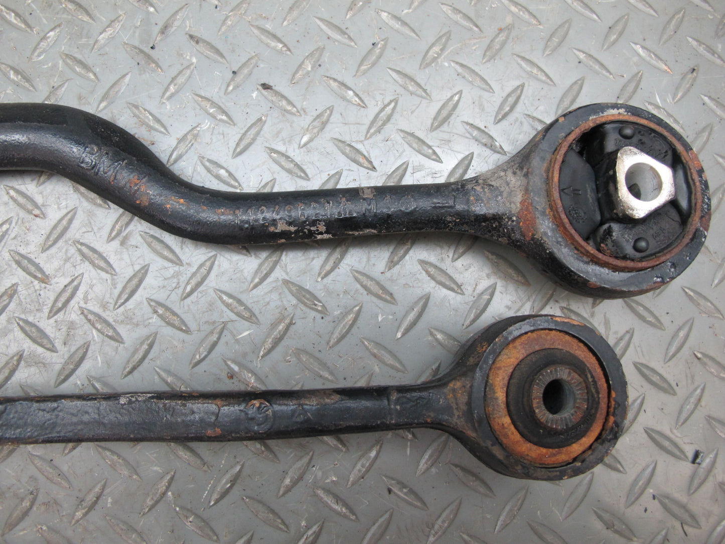 84-89 BMW E24 6-SERIES Front Left Lower Control Arm Wishbone Set OEM