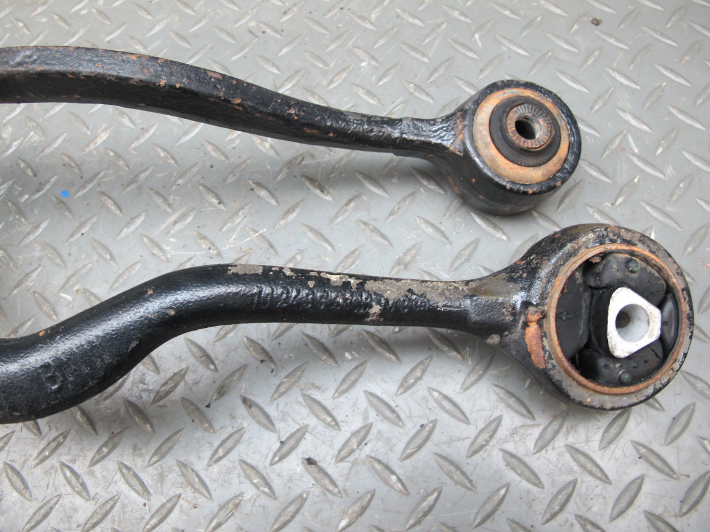 84-89 BMW E24 6-SERIES Front Left Lower Control Arm Wishbone Set OEM