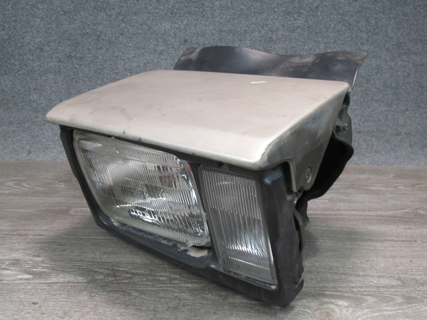 84-86 Nissan 300ZX Z31 Front Right Passenger Side Headlight Lamp w Motor OEM