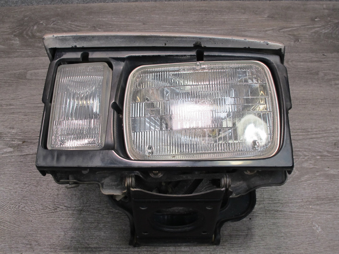 84-86 Nissan 300ZX Z31 Front Left Driver Side Headlight Lamp w Motor OEM