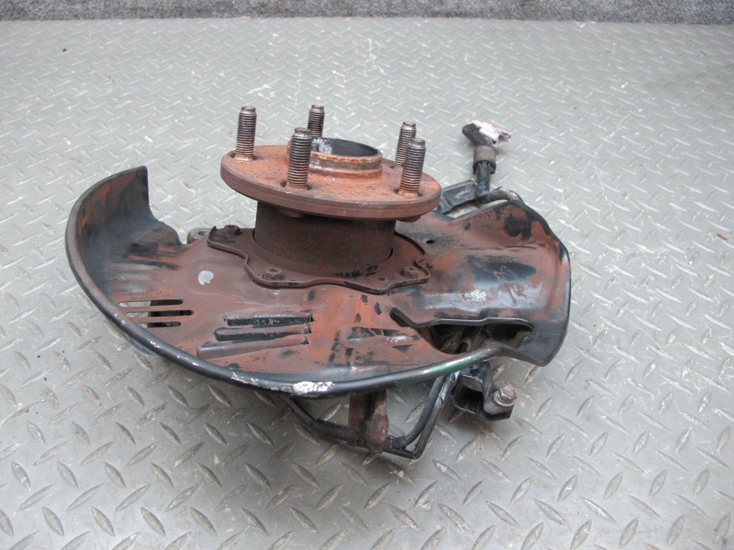 1992-2000 Lexus SC300 SC400 Front Left Spindle Steering Knuckle OEM