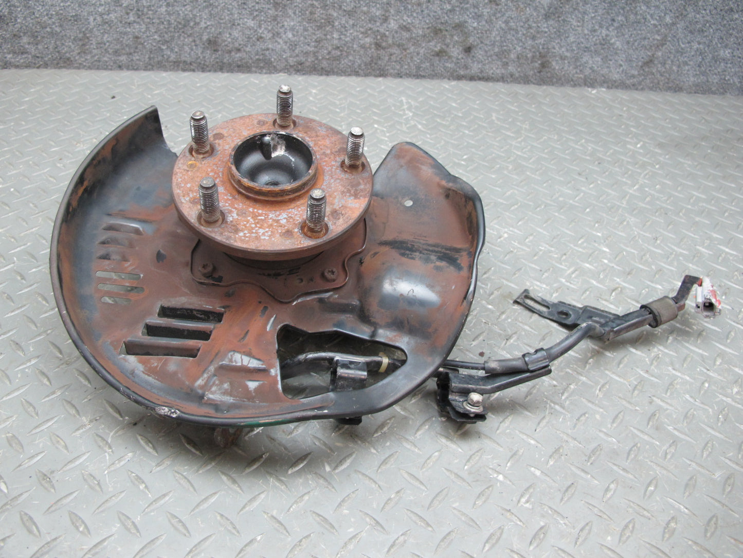 1992-2000 Lexus SC300 SC400 Front Left Spindle Steering Knuckle OEM