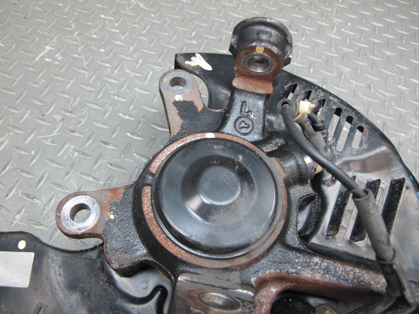 1992-2000 Lexus SC300 SC400 Front Left Spindle Steering Knuckle OEM