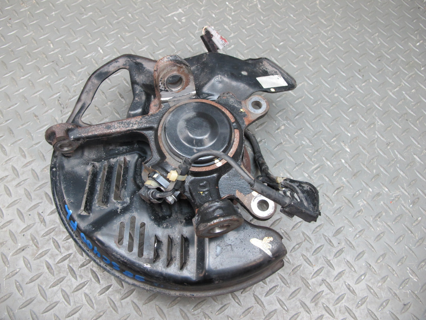 1992-2000 Lexus SC300 SC400 Front Left Spindle Steering Knuckle OEM