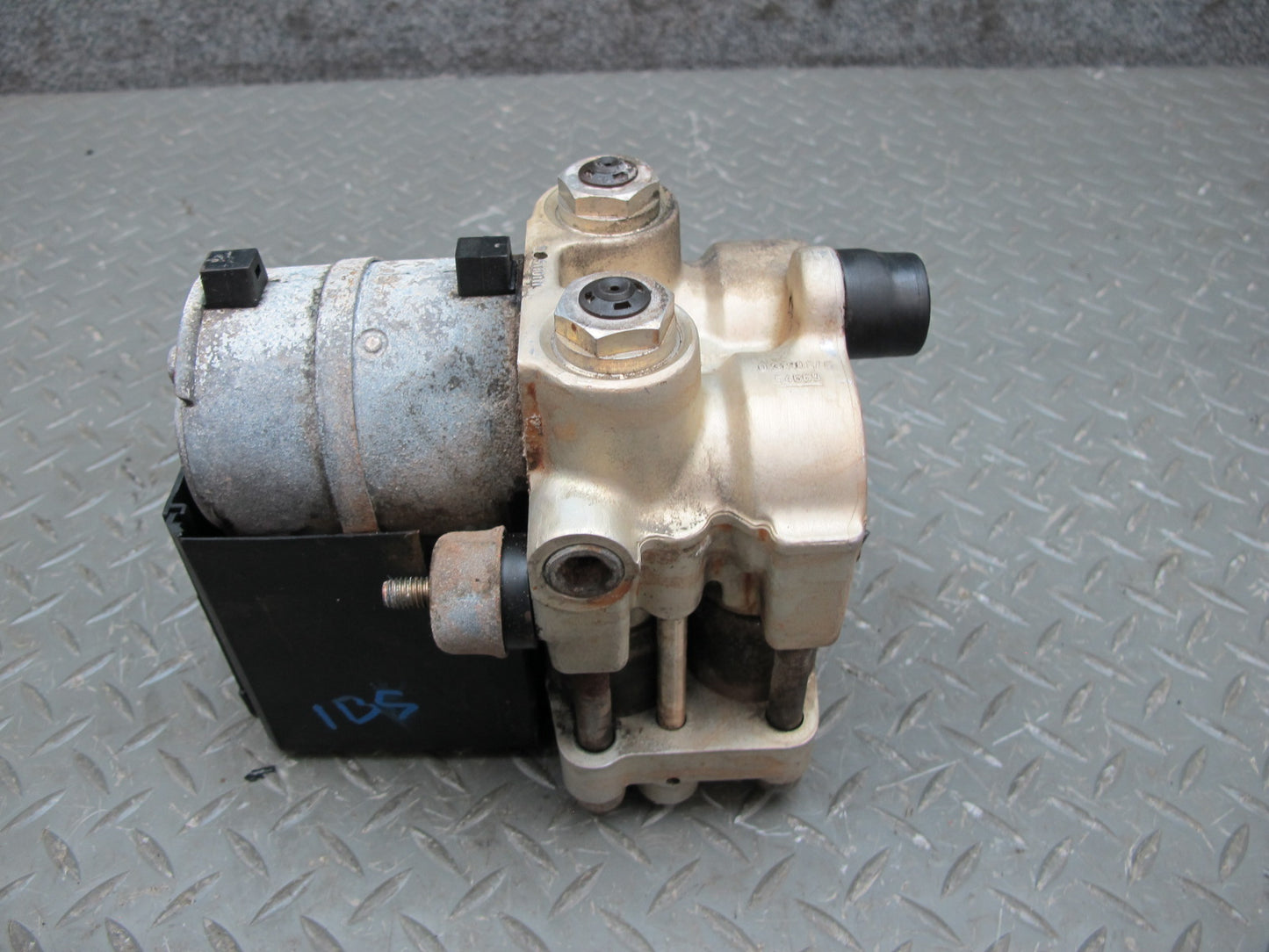 84-89 BMW E24 6-SERIES Anti Lock Brake ABS Pump Module 0265201009 OEM