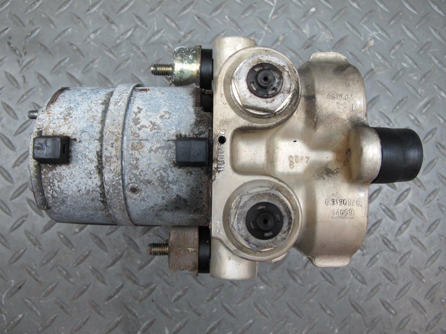 84-89 BMW E24 6-SERIES Anti Lock Brake ABS Pump Module 0265201009 OEM
