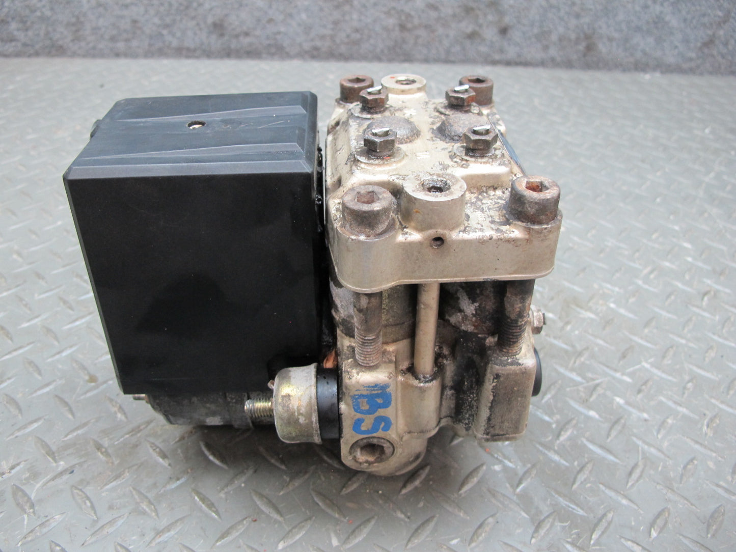 84-89 BMW E24 6-SERIES Anti Lock Brake ABS Pump Module 0265201009 OEM