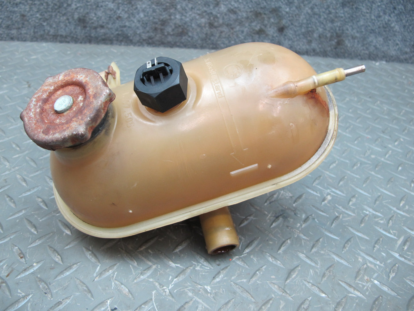 84-89 BMW E24 6-SERIES Engine Coolant Expansion Overflow Reservoir Tank OEM