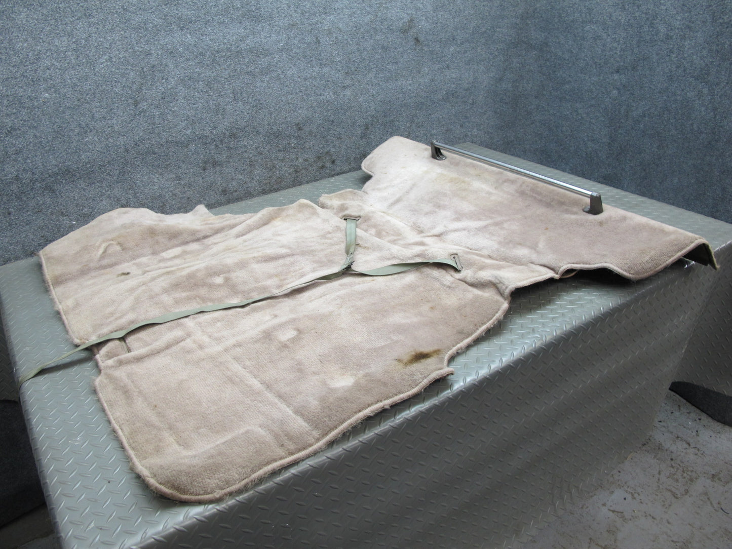 84-86 Nissan 300ZX Z31 2+0 Rear Trunk Floor MAT Liner Carpet Cover TAN OEM