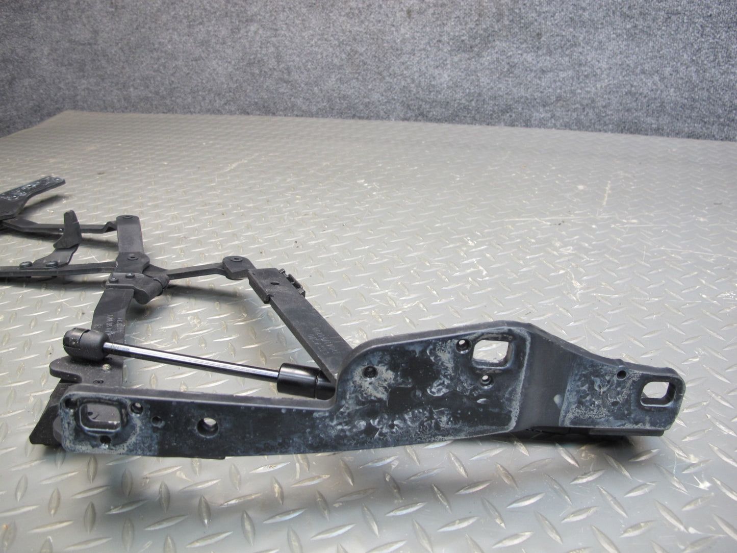 03-06 Mercedes R230 Set of 2 Rear Trunk Lid Left & Right Hinge w Support OEM