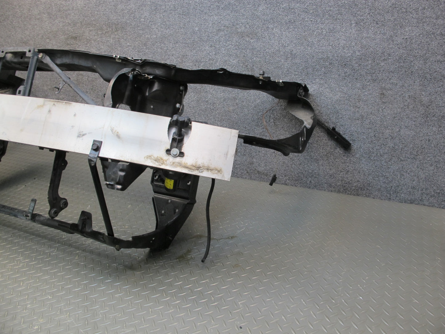 03-06 Mercedes R230 Front Engine Radiator Core Reinforcement Bar Support OEM
