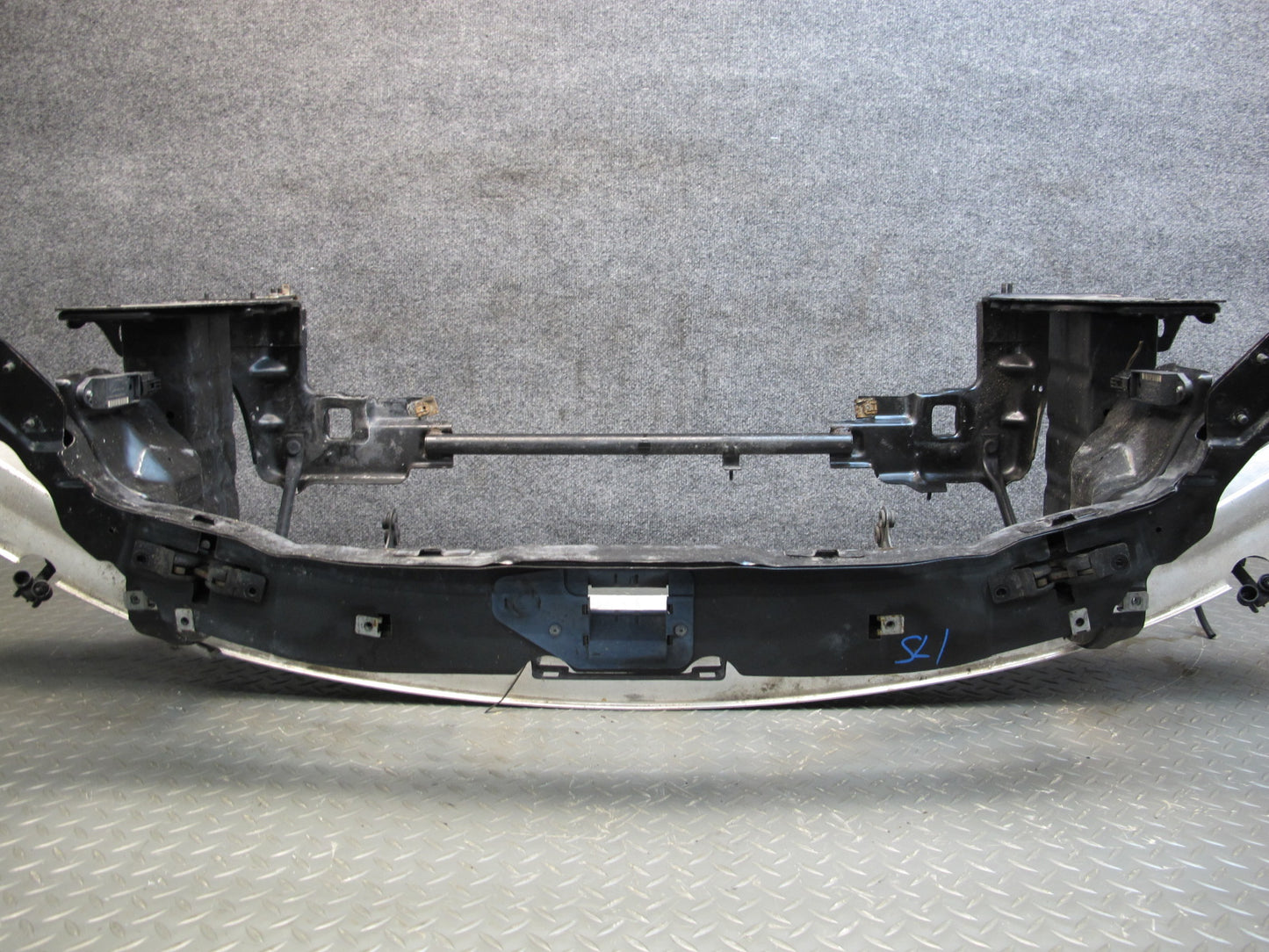 03-06 Mercedes R230 Front Engine Radiator Core Reinforcement Bar Support OEM