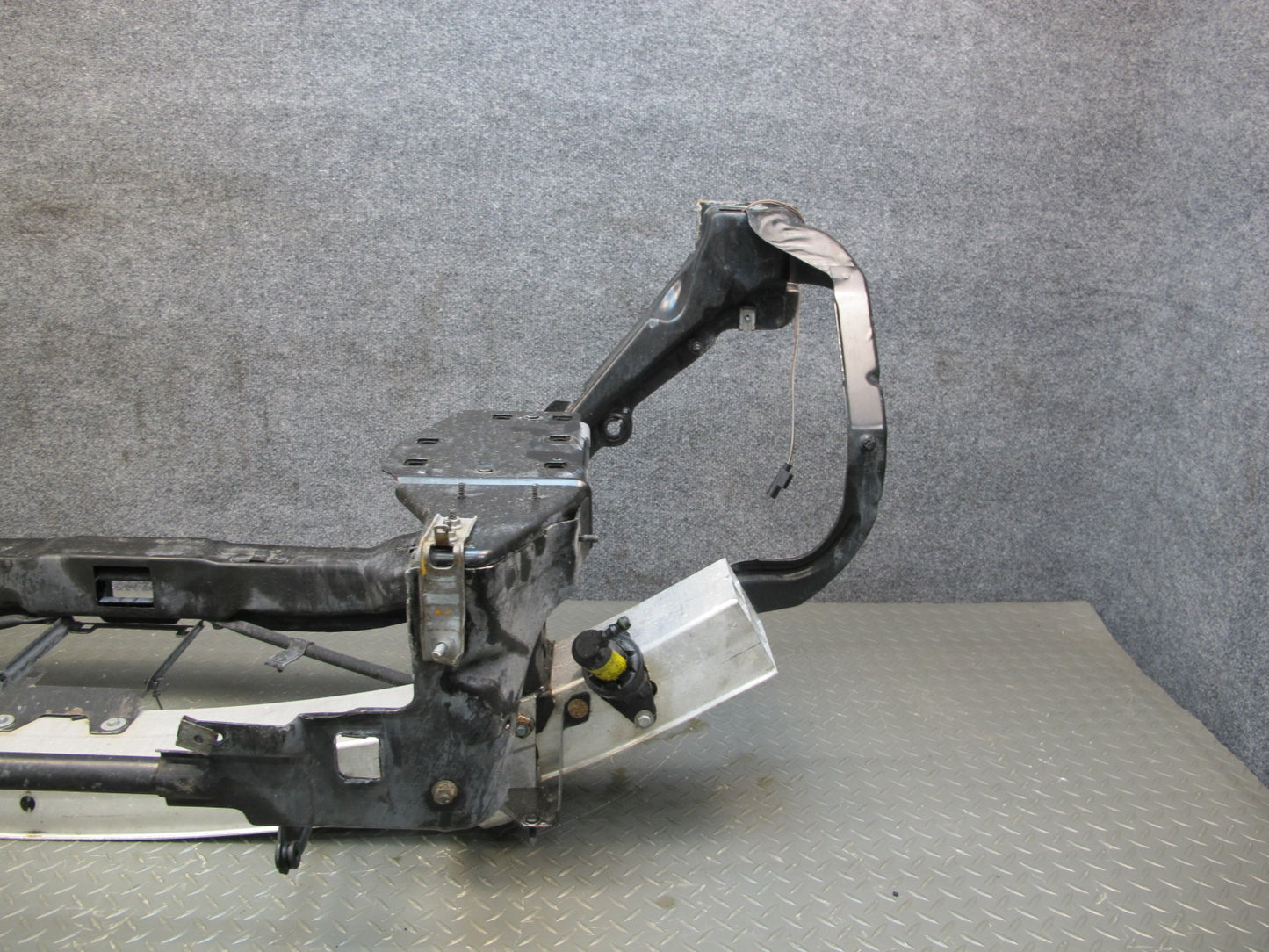 03-06 Mercedes R230 Front Engine Radiator Core Reinforcement Bar Support OEM