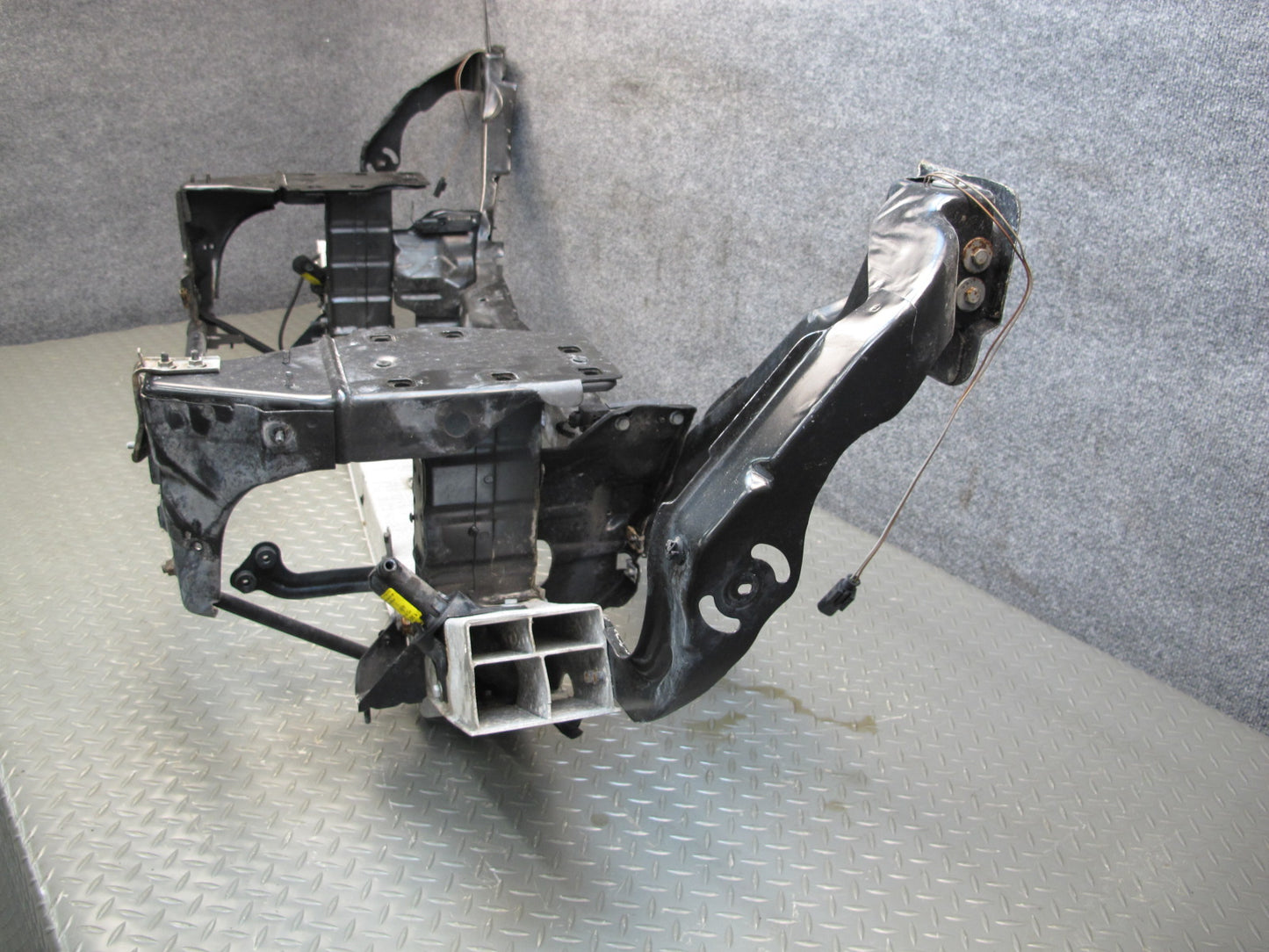 03-06 Mercedes R230 Front Engine Radiator Core Reinforcement Bar Support OEM