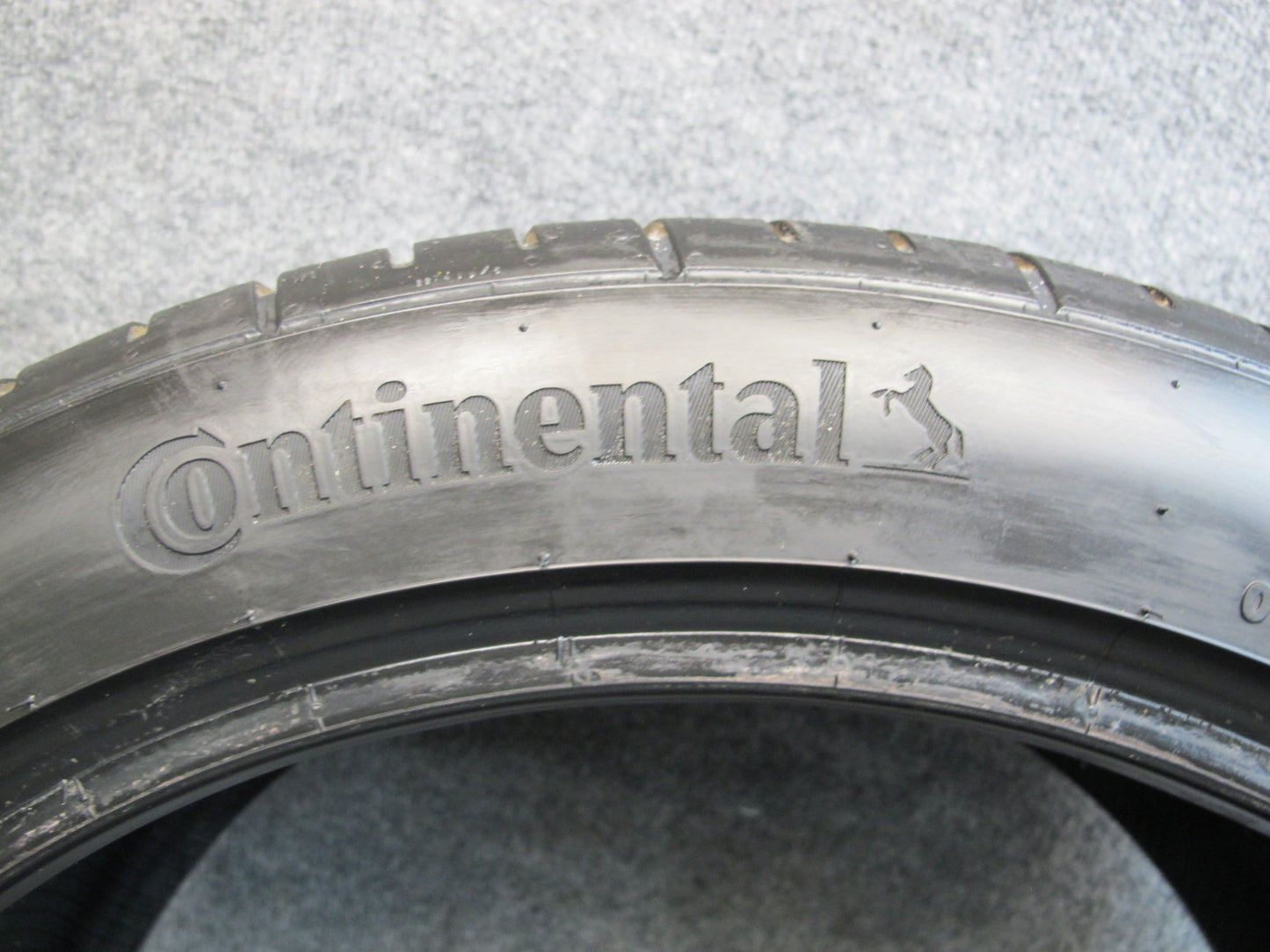 Set of 2 Continental Extreme Contact DWS06 A/S Tire 255/40 ZR18 99Y 3818 10/32