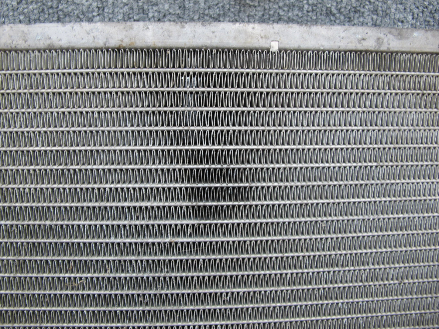 84-89 BMW E24 E28 M30 M/T Engine Cooling Radiator 1712447 OEM