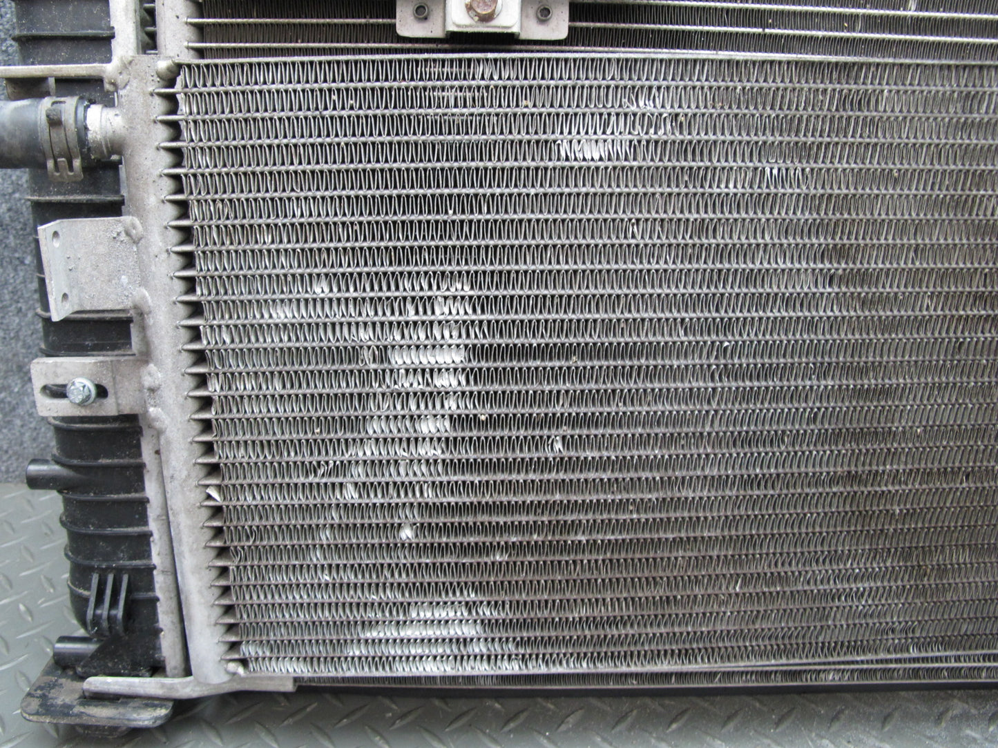 03-06 Mercedes R230 SL500 Engine Radiator Condenser Oil Cooler Fan Shroud OEM