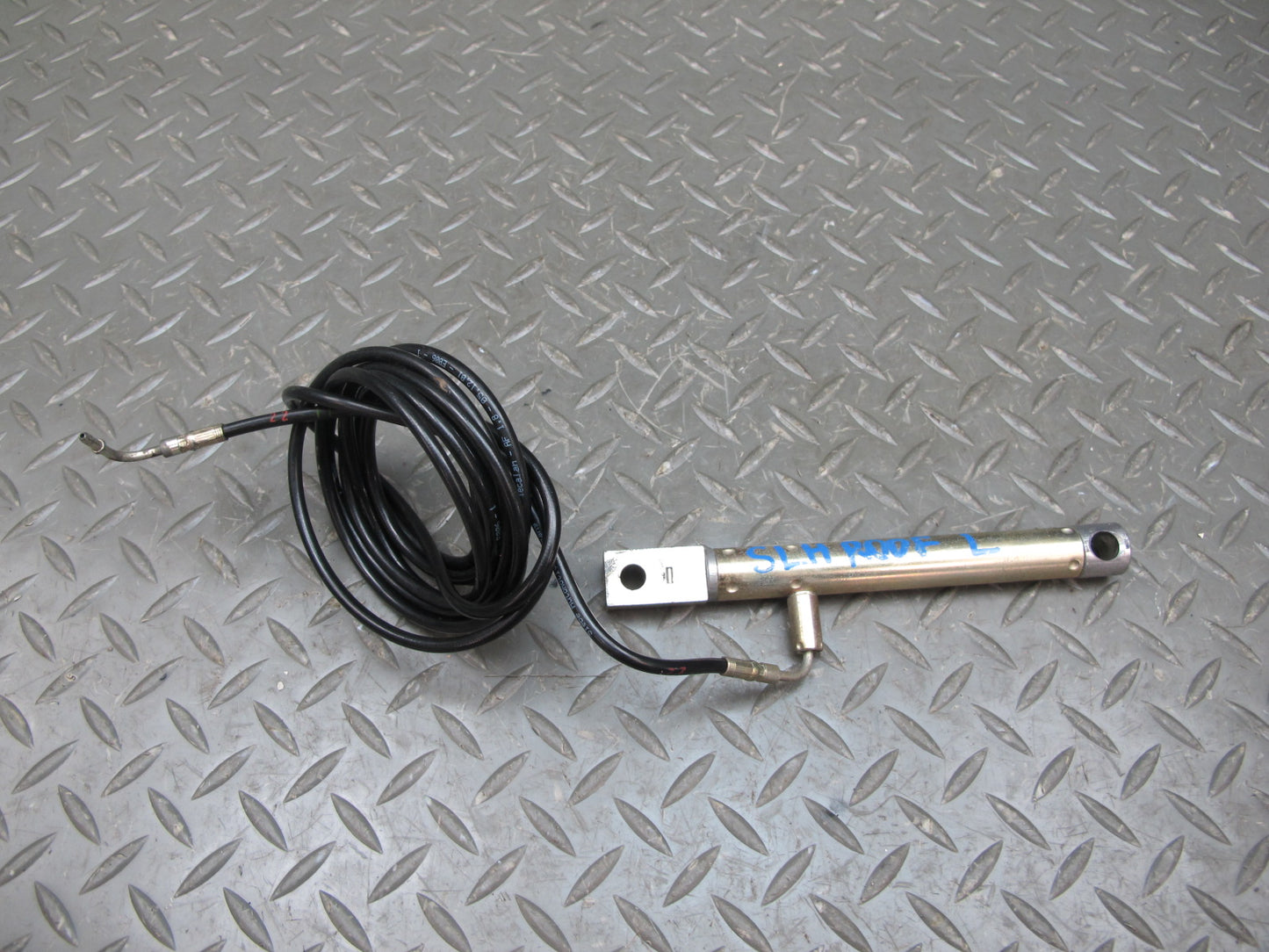 03-12 Mercedes R230 Sl-class Convertible Left TOP Roof Cylinder w Cable OEM