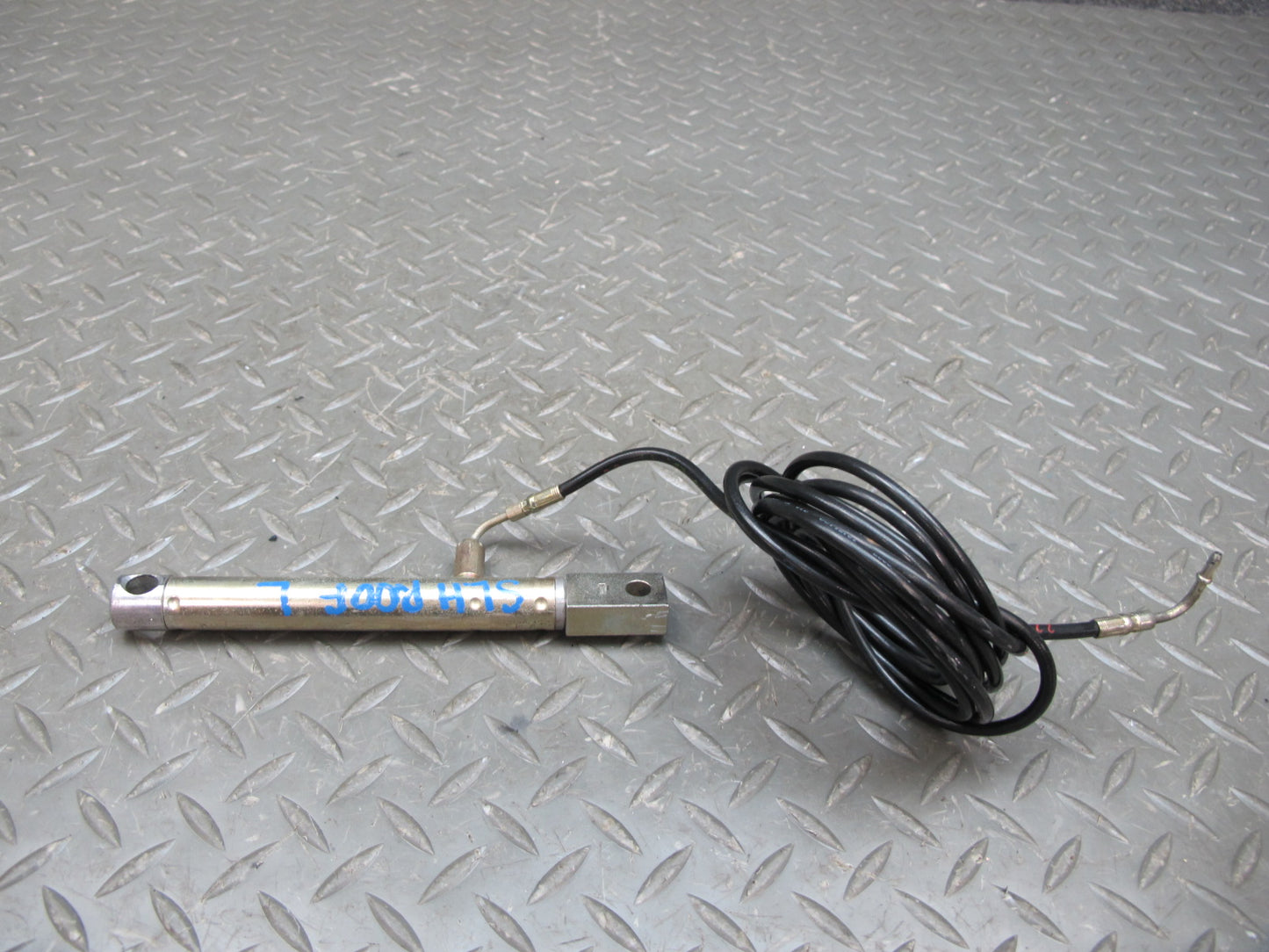 03-12 Mercedes R230 Sl-class Convertible Left TOP Roof Cylinder w Cable OEM
