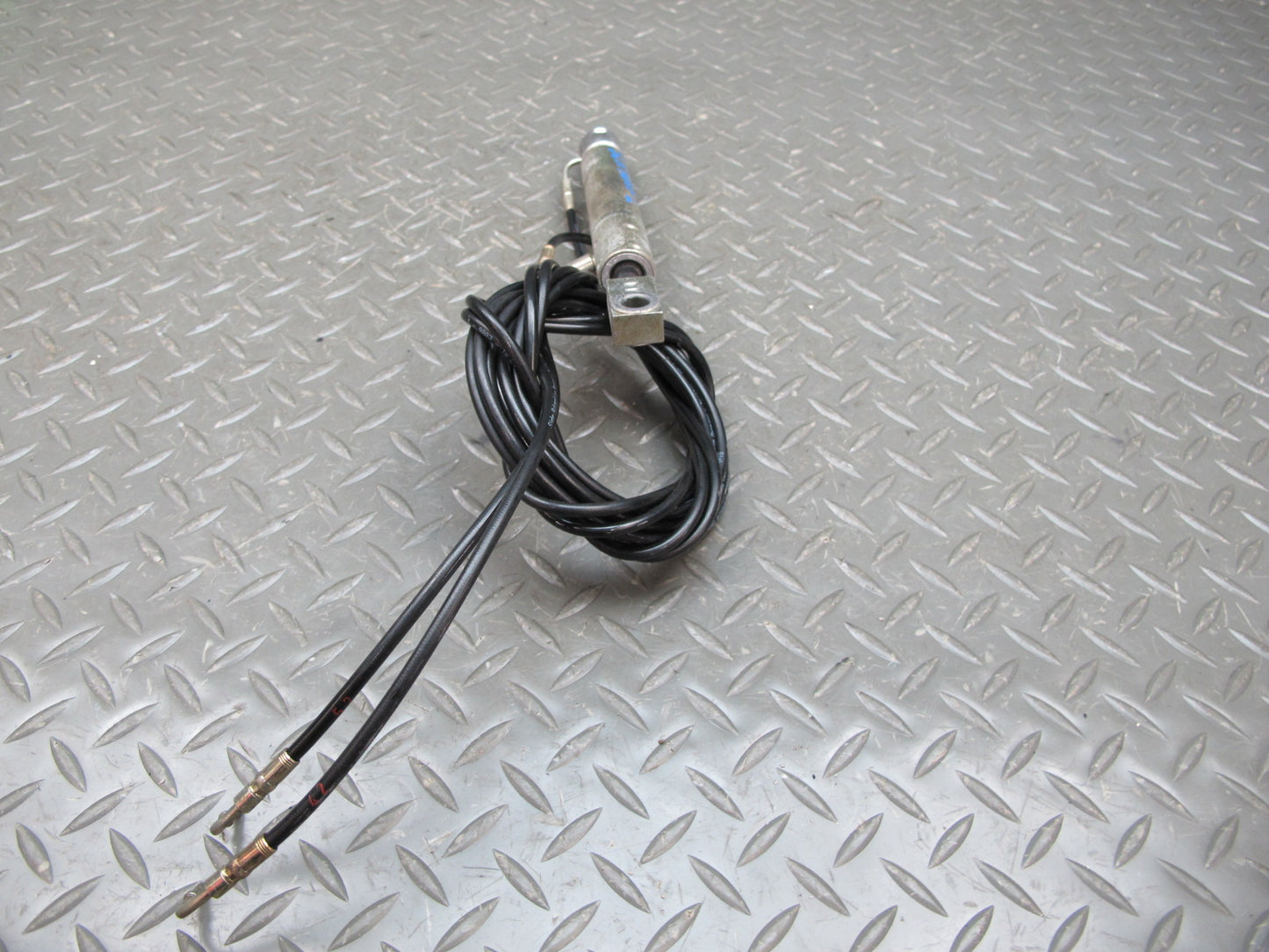 03-12 Mercedes R230 Sl-class Convertible Left TOP Roof Cylinder w Cable OEM