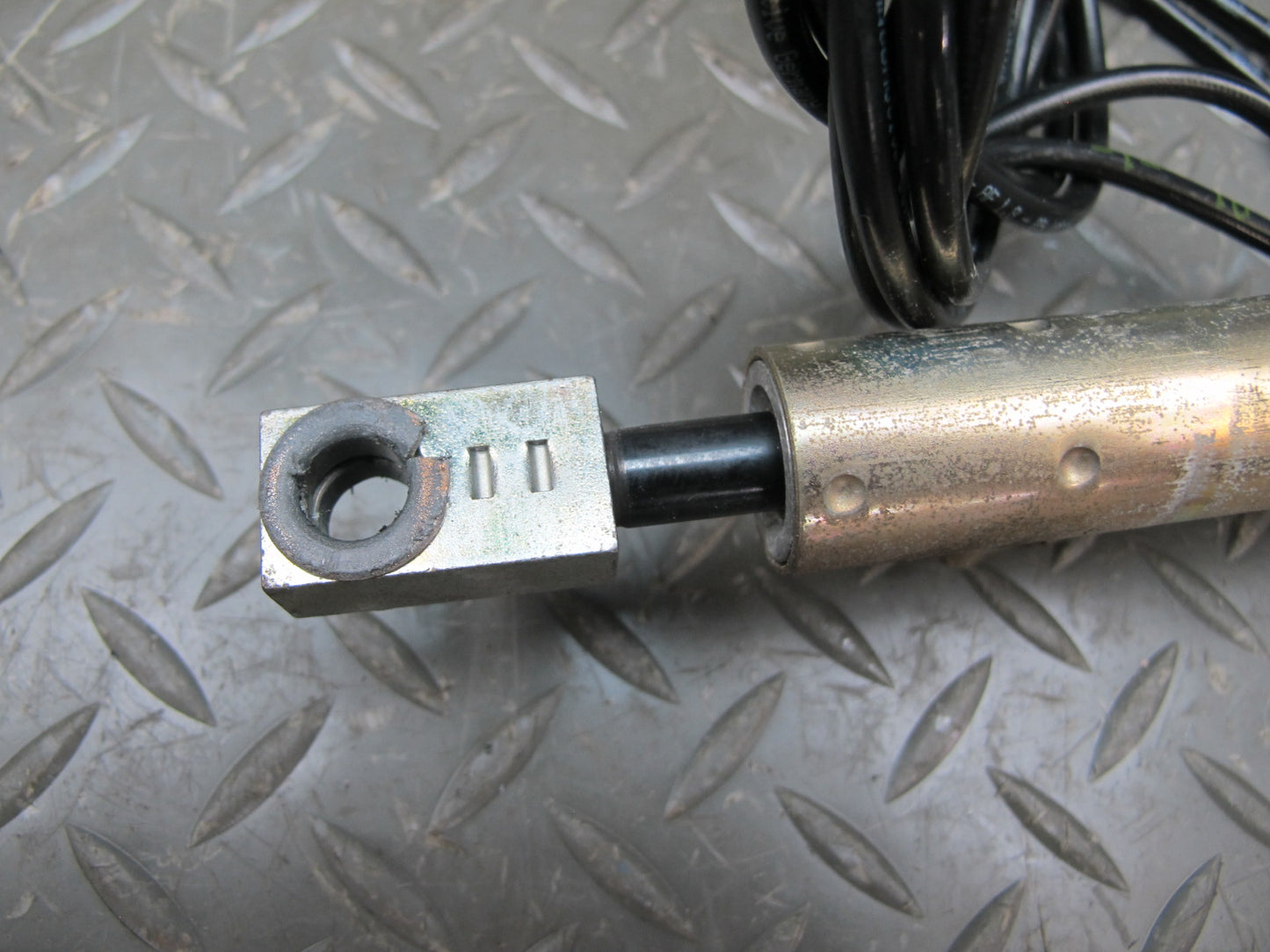 03-12 Mercedes R230 Sl-class Convertible Left TOP Roof Cylinder w Cable OEM