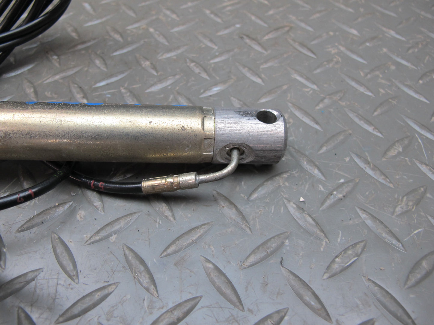 03-12 Mercedes R230 Sl-class Convertible Left TOP Roof Cylinder w Cable OEM