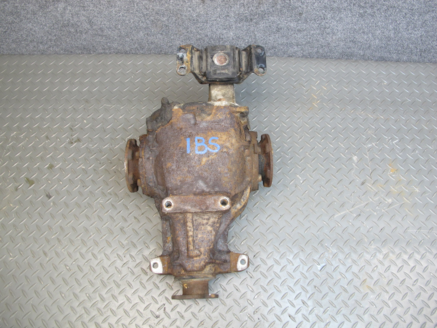 83-87 BMW E24 E28 M30 AT Rear Differential Axle Carrier Open 3.46 Ratio OEM