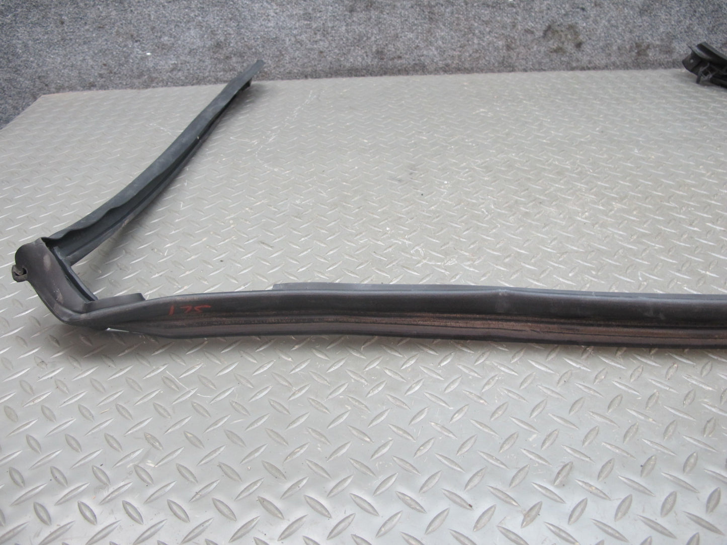03-12 Mercedes R230 Windshield Weatherstrip Rubber Seal Gasket Set OEM