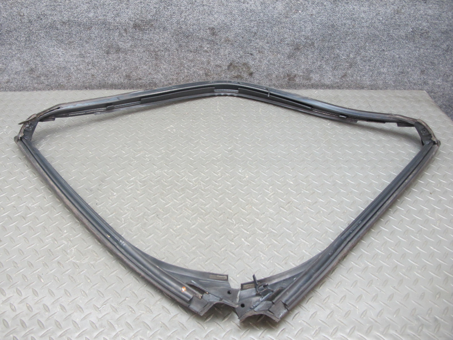 03-12 Mercedes R230 Windshield Weatherstrip Rubber Seal Gasket Set OEM